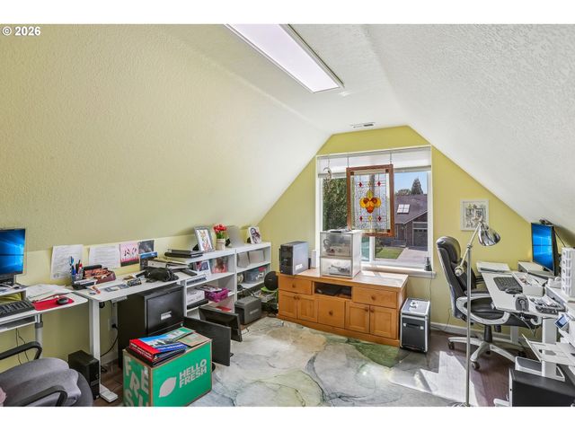 1641 Nw JEFFREY Ct, Mc Minnville, OR 97128