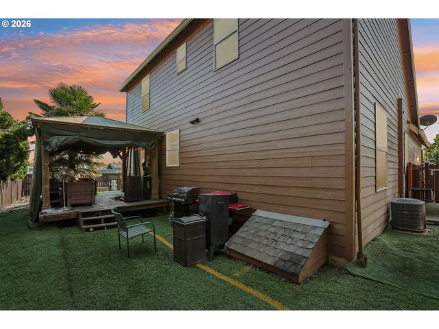 1641 Nw JEFFREY Ct, Mc Minnville, OR 97128