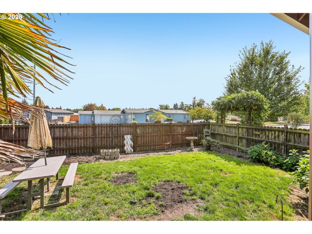 1641 Nw JEFFREY Ct, Mc Minnville, OR 97128