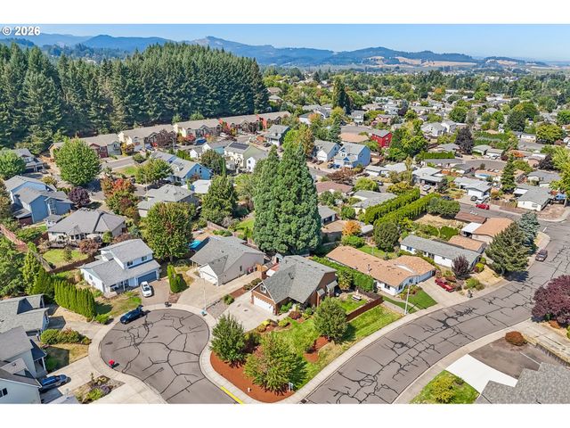 1641 Nw JEFFREY Ct, Mc Minnville, OR 97128