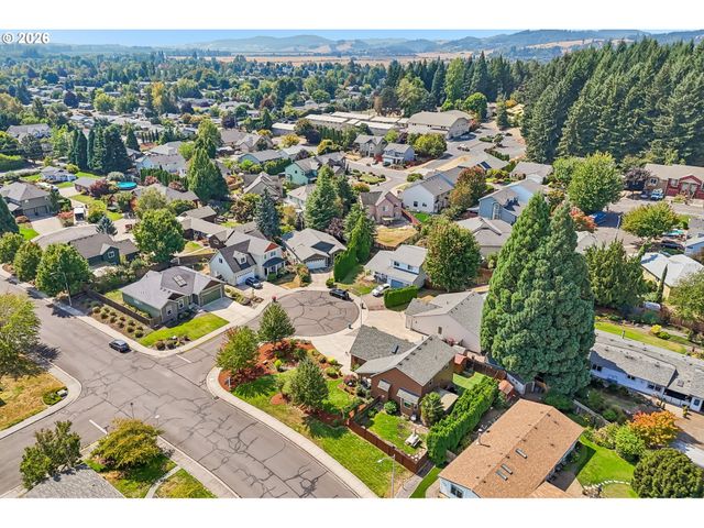 1641 Nw JEFFREY Ct, Mc Minnville, OR 97128
