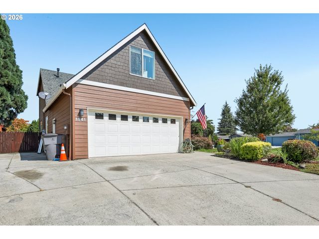 1641 Nw JEFFREY Ct, Mc Minnville, OR 97128