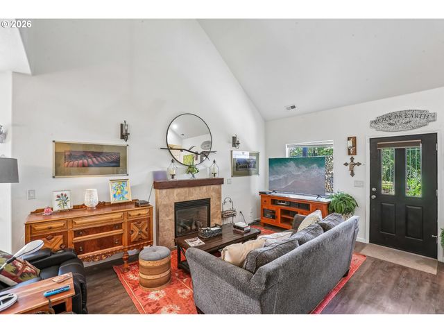 1641 Nw JEFFREY Ct, Mc Minnville, OR 97128