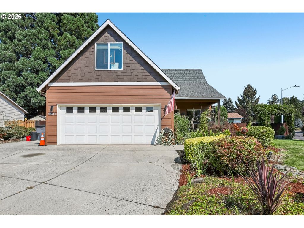 Image 1 of property listing at 1641 Nw JEFFREY Ct, Mc Minnville, OR 97128