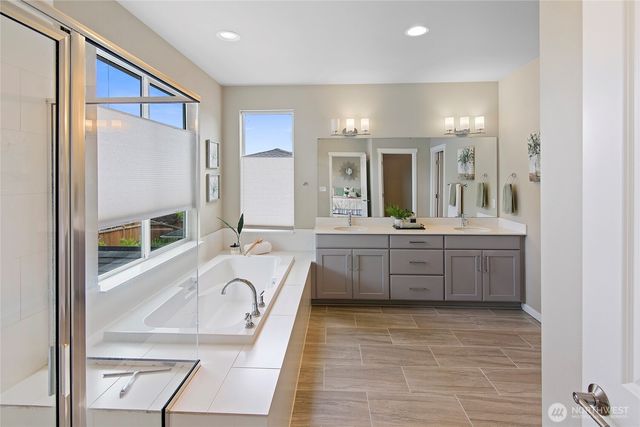 2424 NE Redford Street, Poulsbo, WA 98370