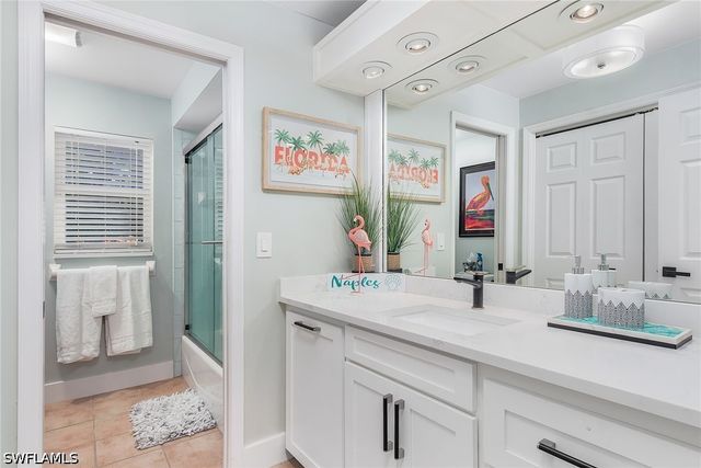 2950 Coach House LN, Naples, FL 34105