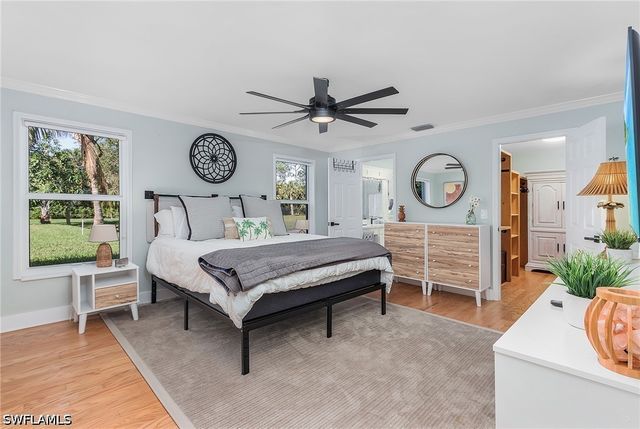 2950 Coach House LN, Naples, FL 34105