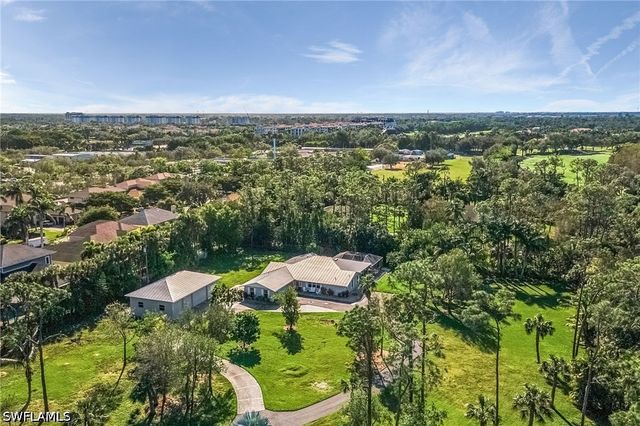 2950 Coach House LN, Naples, FL 34105