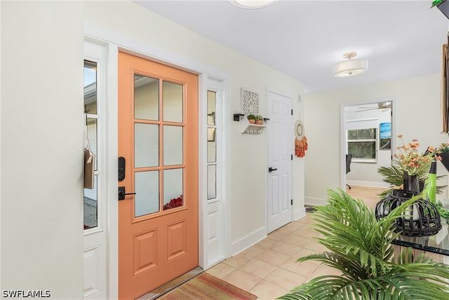 2950 Coach House LN, Naples, FL 34105