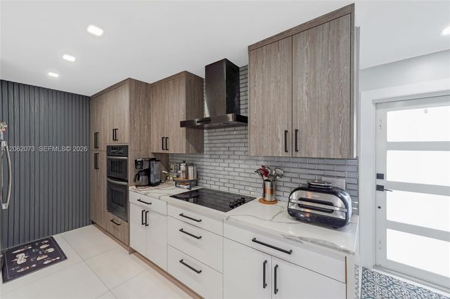3728 NW 213th St, Miami Gardens, FL 33055