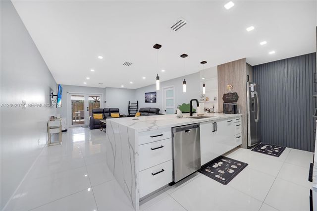 3728 NW 213th St, Miami Gardens, FL 33055