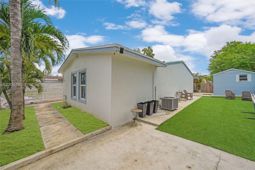 3728 NW 213th St, Miami Gardens, FL 33055