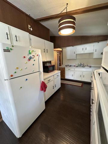 822 Bel Ric DRIVE, Kewaskum, WI 53040
