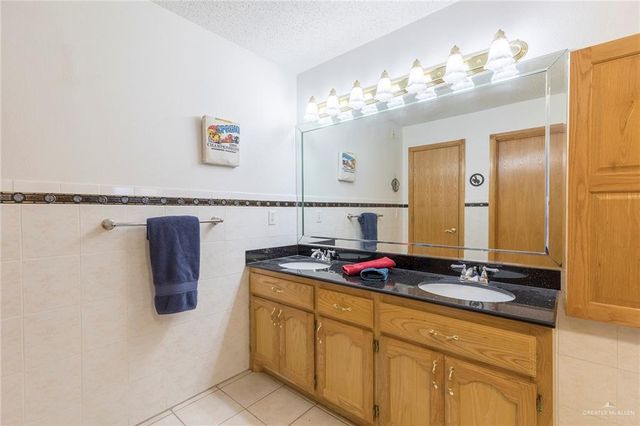 907 Lake View Drive, Mission, TX 78572