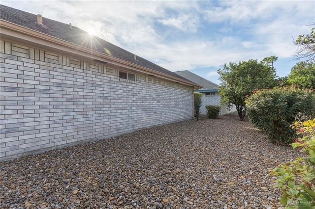 907 Lake View Drive, Mission, TX 78572