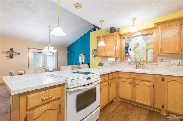 907 Lake View Drive, Mission, TX 78572