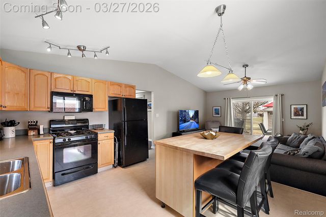 2386 Milverton Drive, Troy, MI 48083