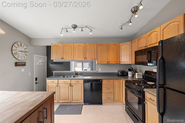 2386 Milverton Drive, Troy, MI 48083