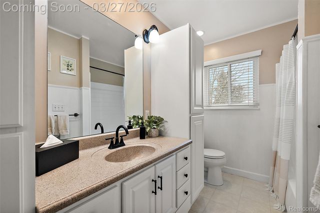 2386 Milverton Drive, Troy, MI 48083