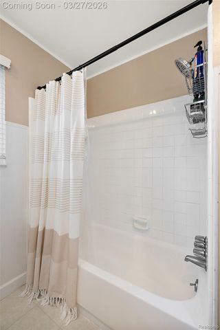 2386 Milverton Drive, Troy, MI 48083