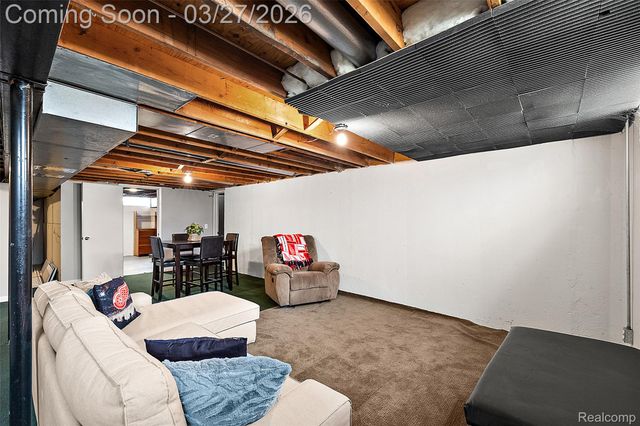 2386 Milverton Drive, Troy, MI 48083