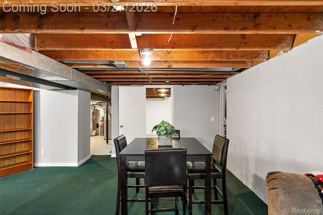 2386 Milverton Drive, Troy, MI 48083