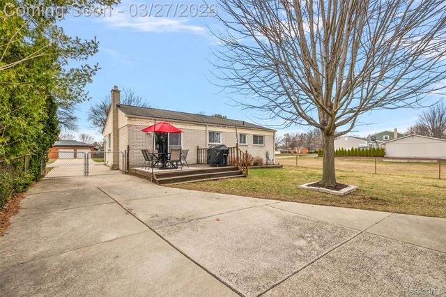 2386 Milverton Drive, Troy, MI 48083