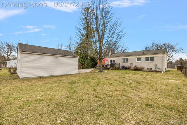 2386 Milverton Drive, Troy, MI 48083