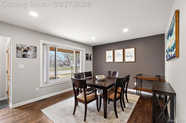 2386 Milverton Drive, Troy, MI 48083