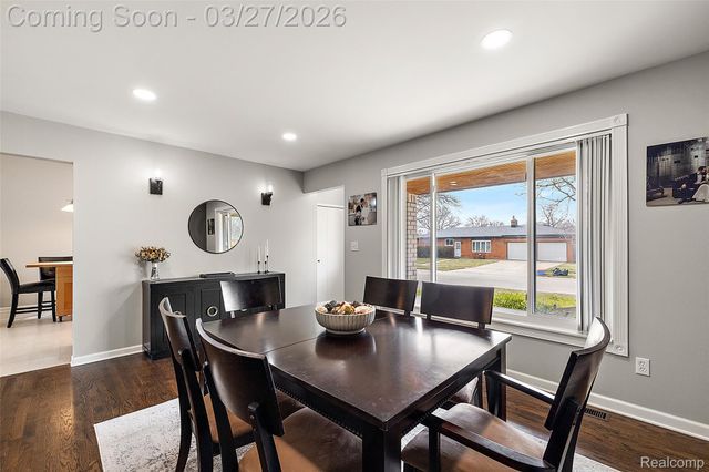 2386 Milverton Drive, Troy, MI 48083