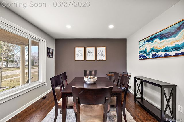 2386 Milverton Drive, Troy, MI 48083