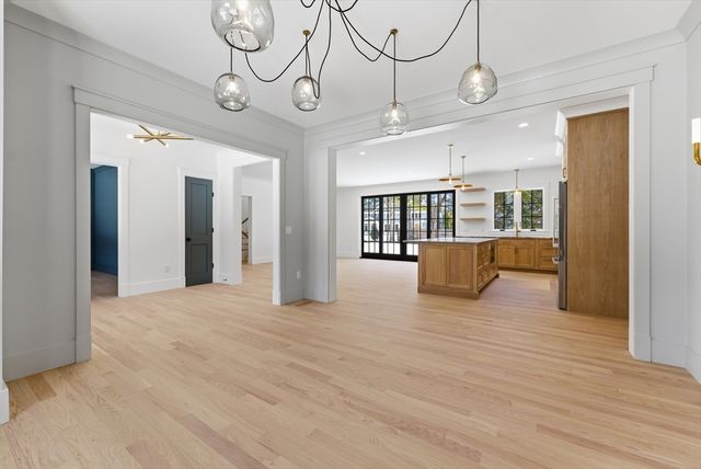 51 Revolutionary Road, Concord, MA 01742