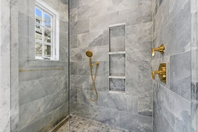 51 Revolutionary Road, Concord, MA 01742