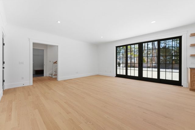 51 Revolutionary Road, Concord, MA 01742