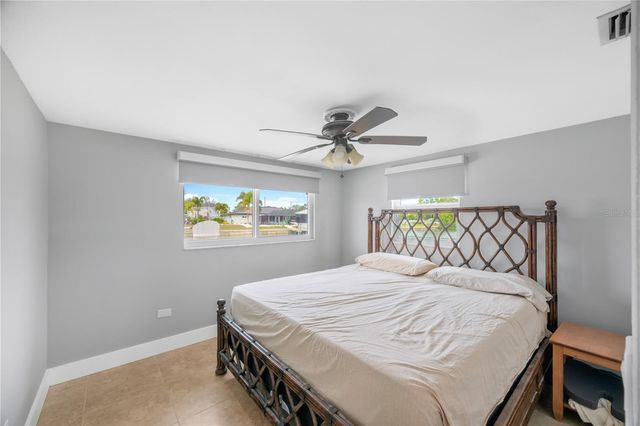 827 BLUE HERON BOULEVARD, Ruskin, FL 33570