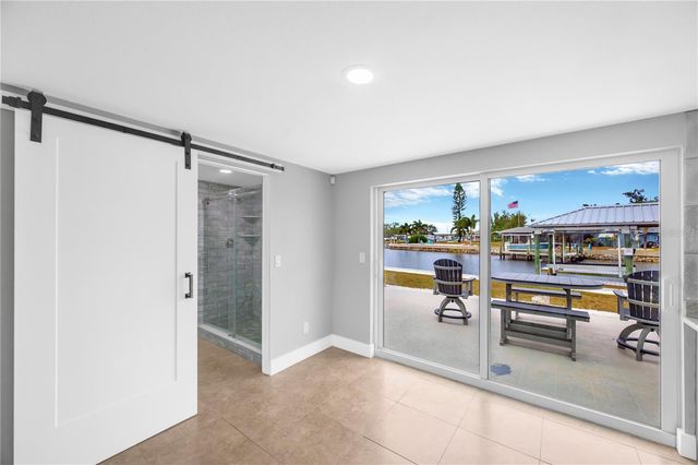 827 BLUE HERON BOULEVARD, Ruskin, FL 33570