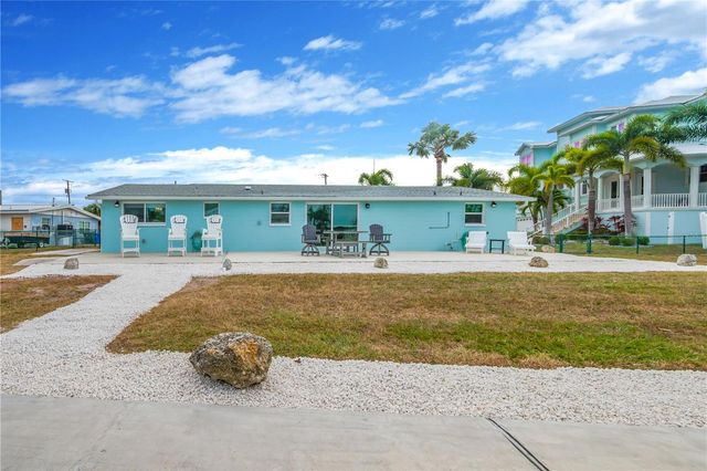 827 BLUE HERON BOULEVARD, Ruskin, FL 33570