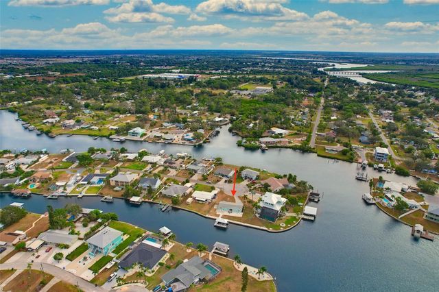 827 BLUE HERON BOULEVARD, Ruskin, FL 33570