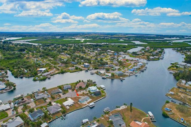 827 BLUE HERON BOULEVARD, Ruskin, FL 33570