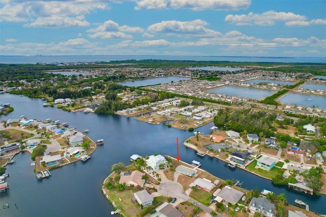 827 BLUE HERON BOULEVARD, Ruskin, FL 33570