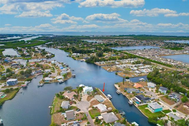 827 BLUE HERON BOULEVARD, Ruskin, FL 33570