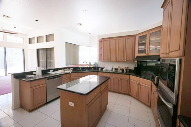 15360 Estancia Lane, Wellington, FL 33414