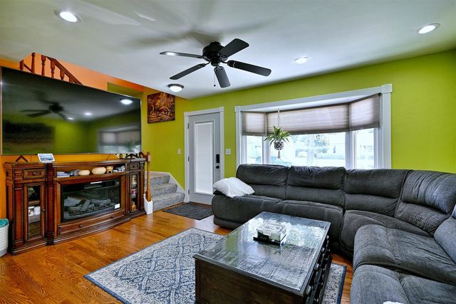214 N William Street, Mount Prospect, IL 60056