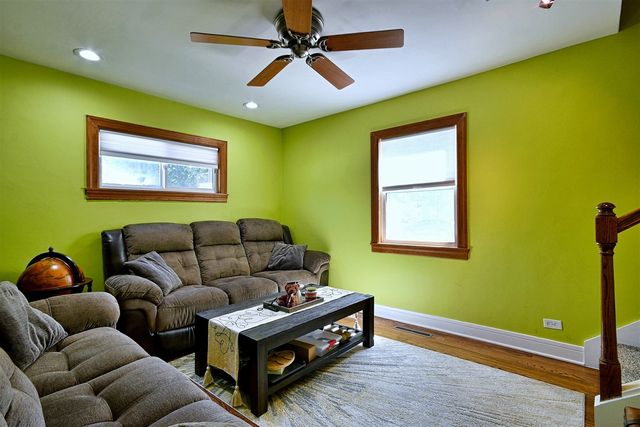 214 N William Street, Mount Prospect, IL 60056