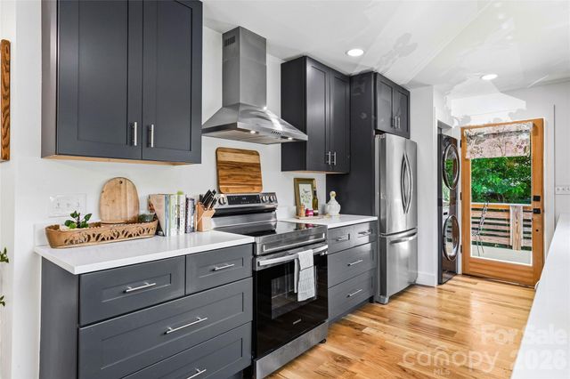 9 Bramlett Court, Asheville, NC 28806