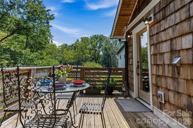 9 Bramlett Court, Asheville, NC 28806