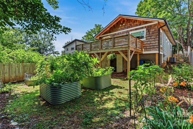 9 Bramlett Court, Asheville, NC 28806