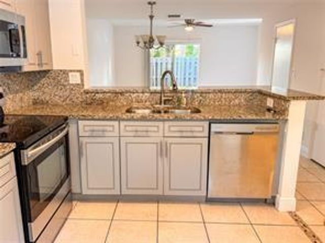 1921 NE 15th Ave, Fort Lauderdale, FL 33305