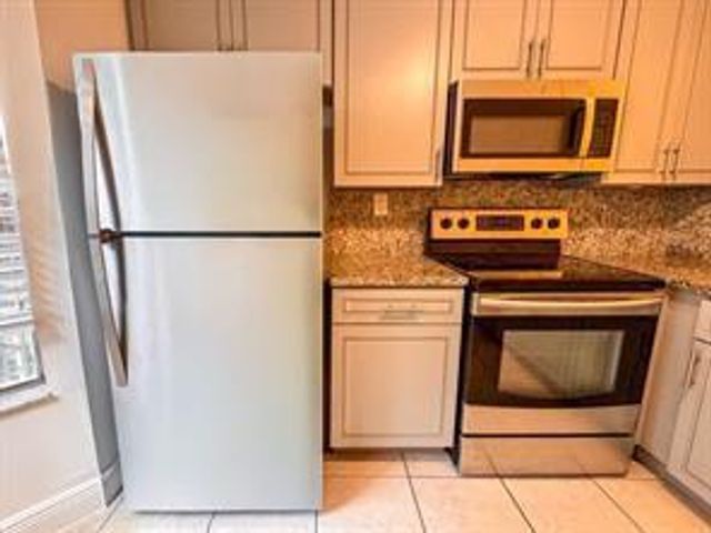 1921 NE 15th Ave, Fort Lauderdale, FL 33305