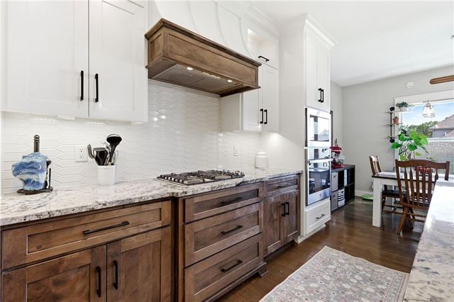 1717 SW 26th Terrace, Lee's Summit, MO 64082